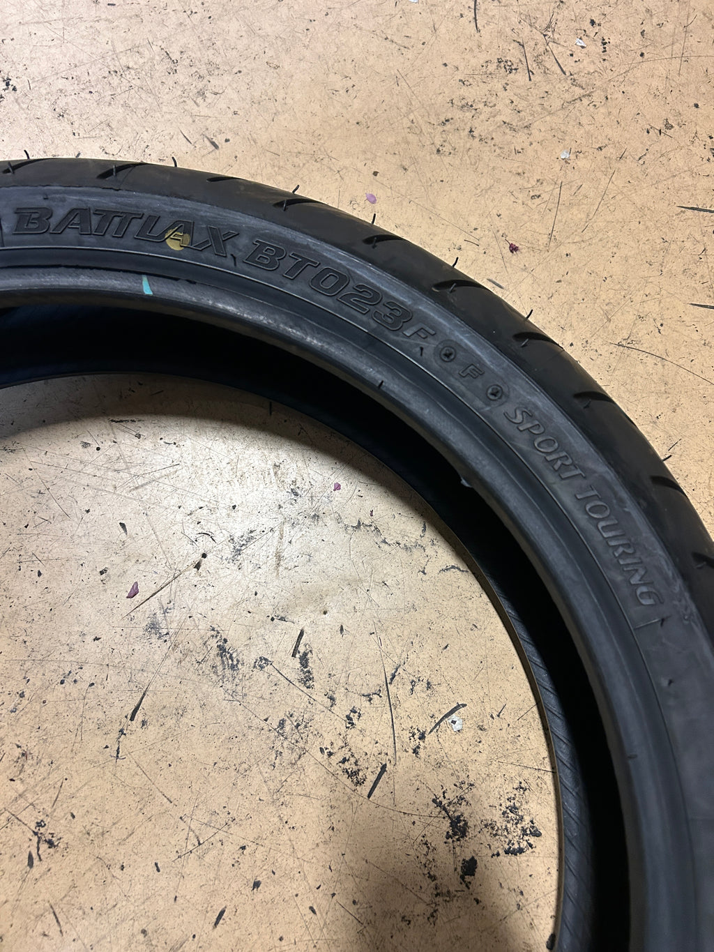 BRIDGESTONE BATTLAX BT023 BSW 120 70 17 58M FRONT MOTORCYCLE TIRE 1279