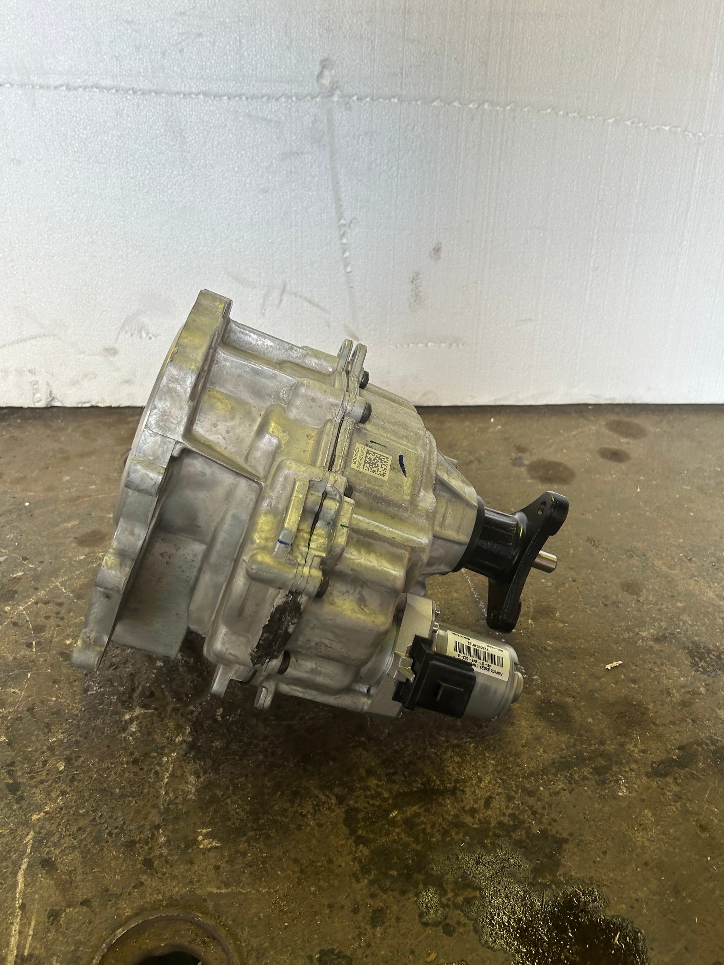 FORD AVIATOR, LINCOLN, EXPLORER TRANSFER CASE ASSEMBLY L1MZ7A195A
