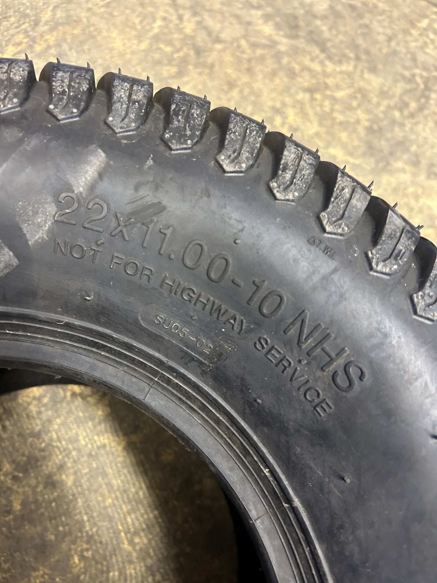 HI-RUN SU05 BSW  22 11 10 4PLY LAWN TIRE WD1287