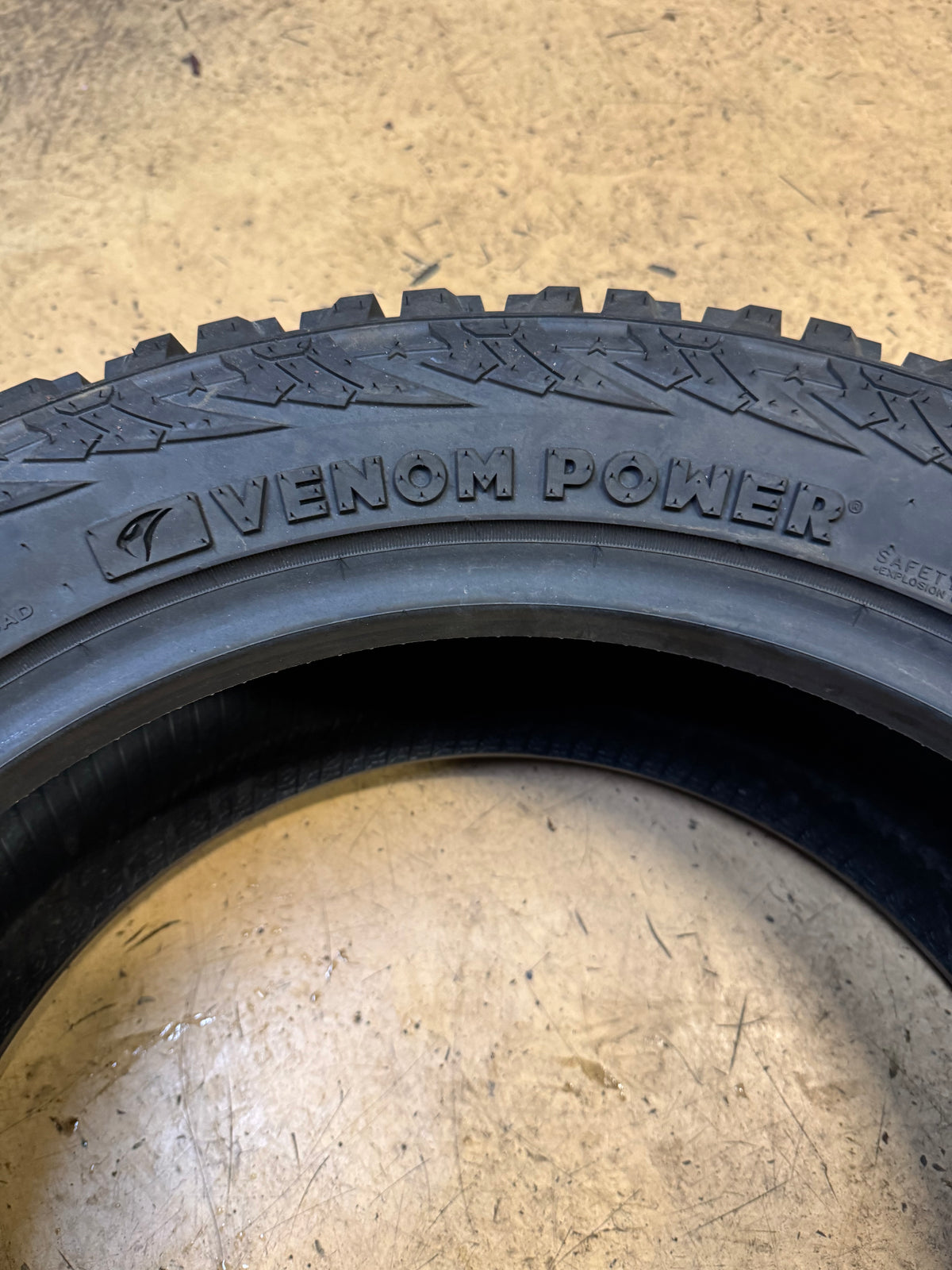 VENOM POWER TRAIL HUNTER ATS BSW P   235 55 19 105V XL ALL TERRAIN TIRE VPTHATS10