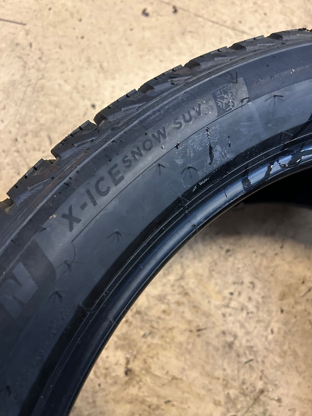 MICHELIN X-ICE SNOW SUV BSW P 285 40 22 110H WINTER TIRE 26574