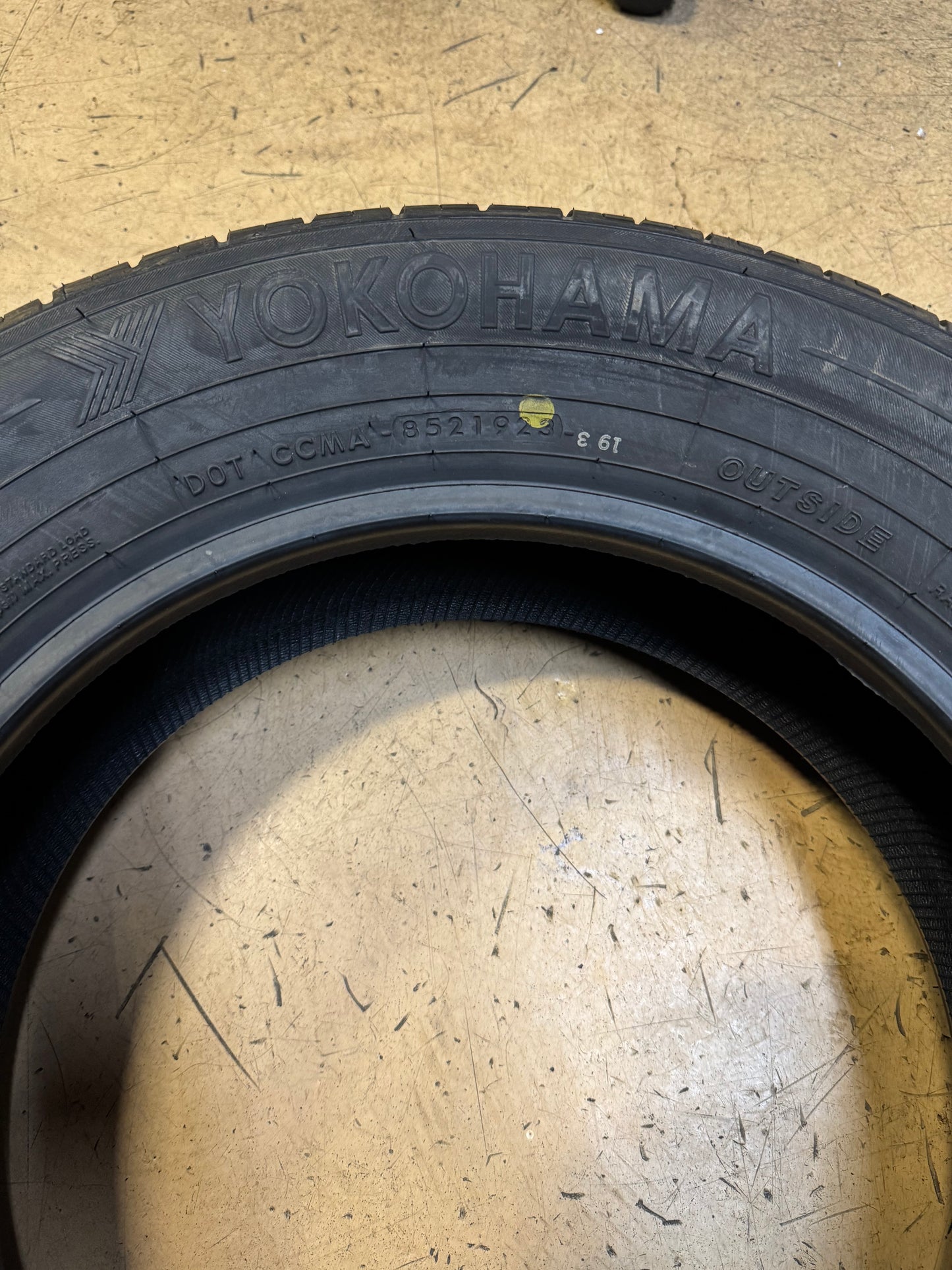 YOKOHAMA AVID ASCEND BSW P 205 65 16 95H ALL SEASON TIRE 110132375