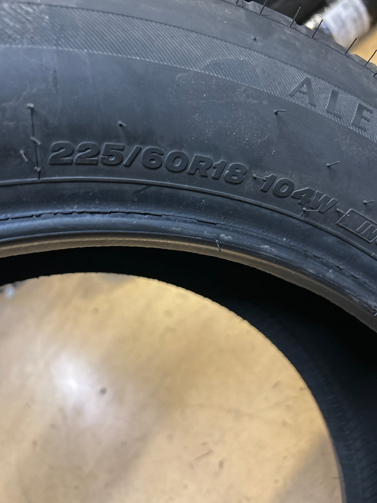 BRIDGESTONE ALENZA 001 RFT BSW P 225 60 18 104W XL