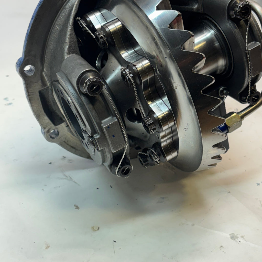 FORD 9" 4.86 RATIO NODULAR DIFFERENTIAL W/ INTERNAL OIL PUMP