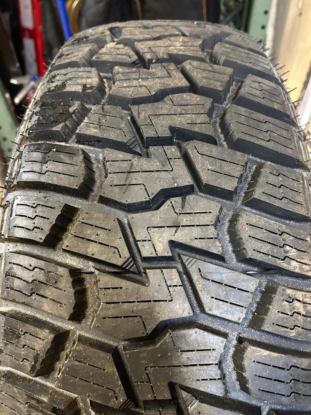 RBP REPULSOR A/T PLATEAU LT 275 70 18 125/122S 10PLY TIRE RBPSMPAT1870040