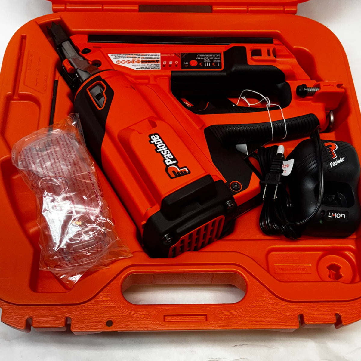 PASLODE GAS POWERED CORDLESS STRIP LOAD FRAMING NAILER  3-1/4" CF325XPRO