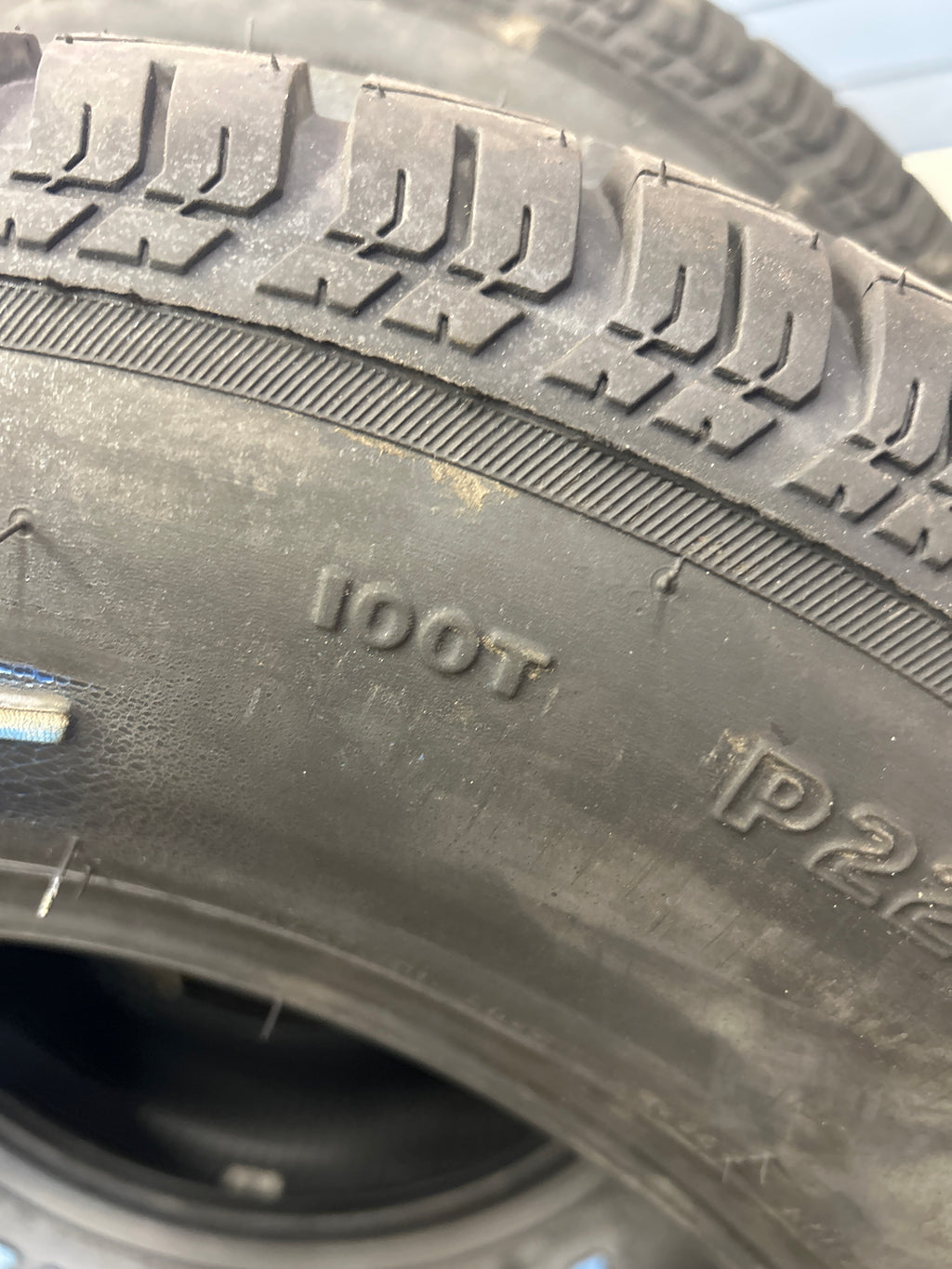 2 MASTERCRAFT AVENGER G/T P 225 70 15 100T RWL TOURING TIRE 174011001