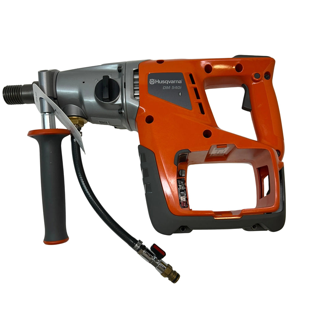 HUSQVARNA CORDLESS CORE DRILL W/ 2 BATTERIES & CHARGER DM 540I