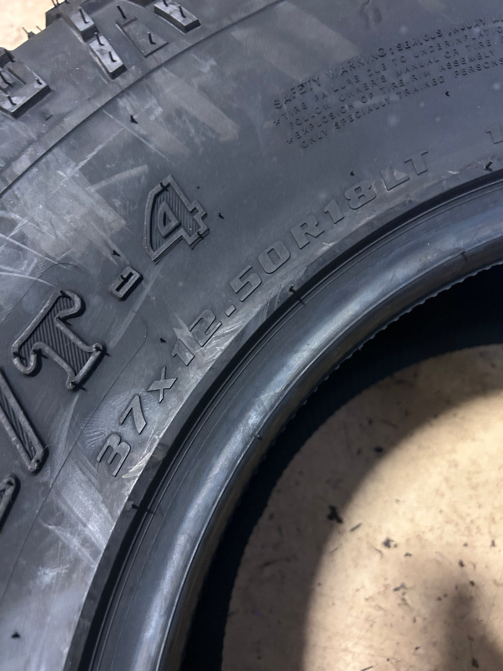 KANATI TRAIL HOG A/T-4 BSW LT 37 12.5 18 128Q ALL TERRAIN TIRE LTH1837125E