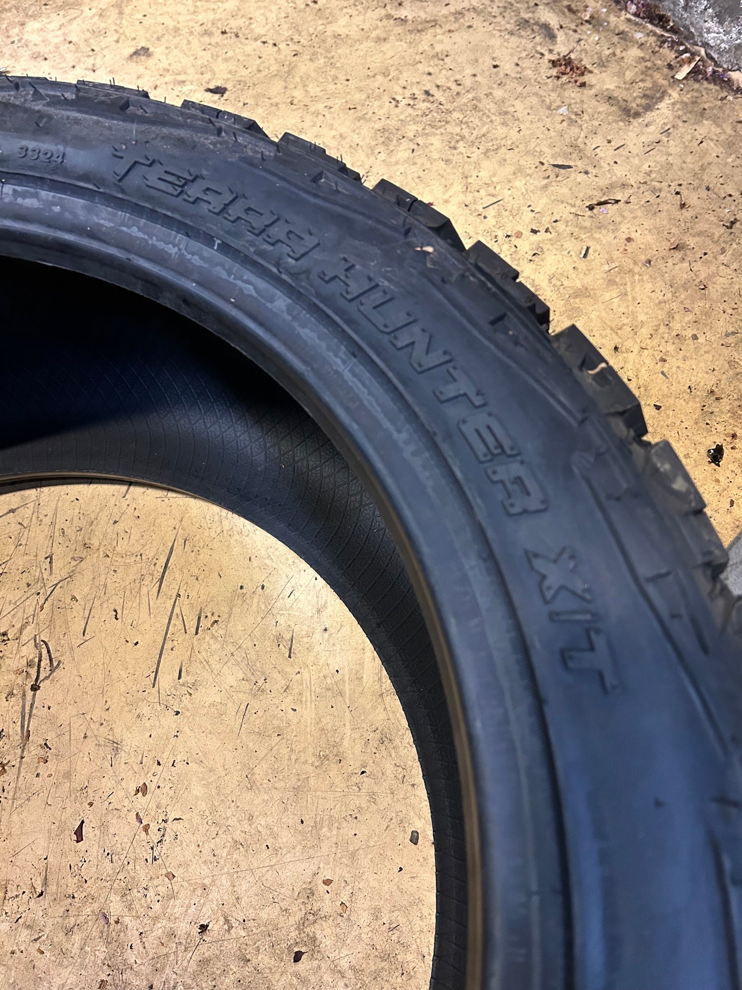 VENOM POWER TERRA HUNTER X/T P 305 40 22 114H XL RUGGED TERRAIN TIRE TVPXT22