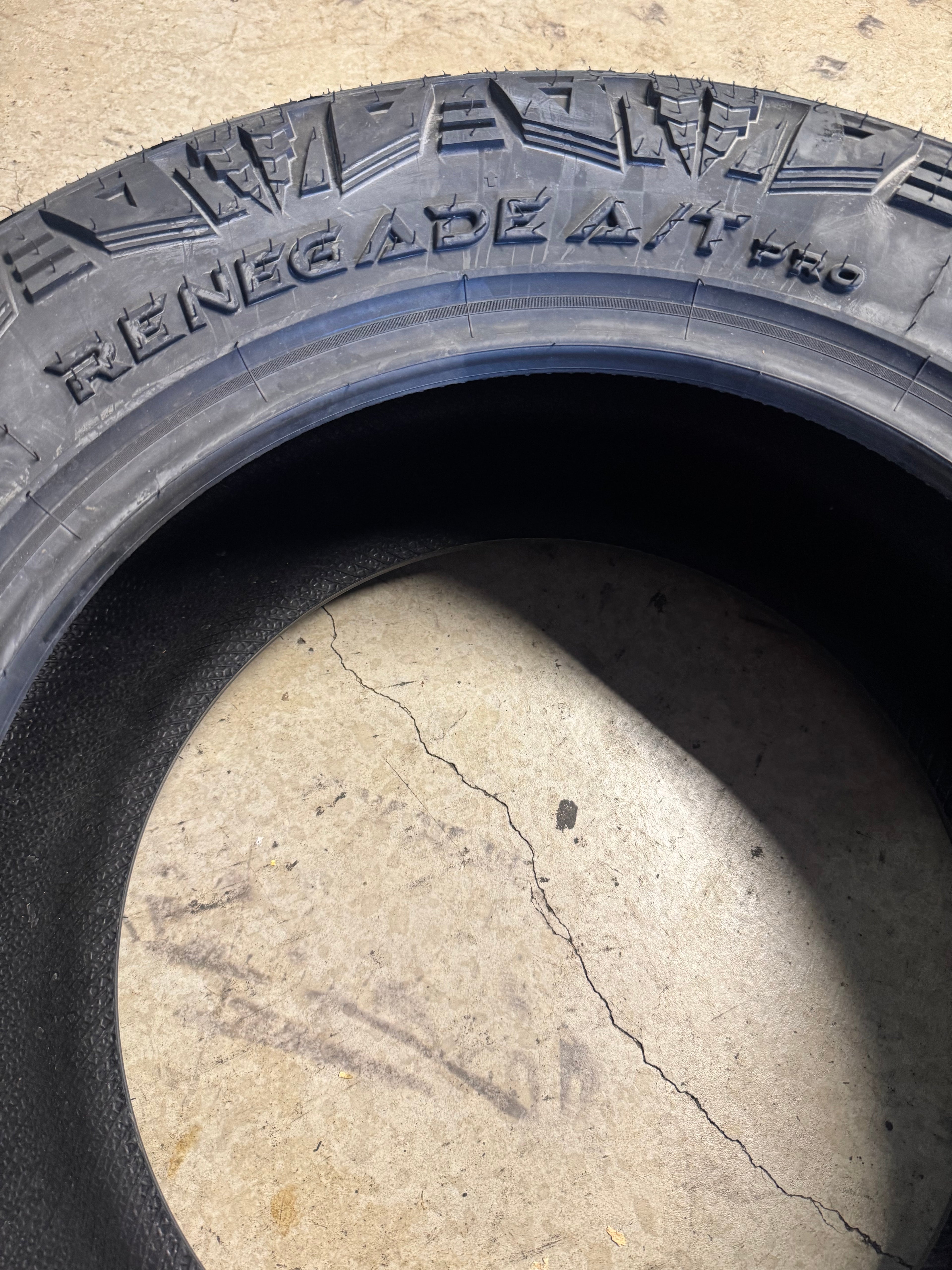 RADAR RENEGADE A/T PRO BSW P 265 60 18 114T XL ALL TERRAIN TIRE RACSTH0025
