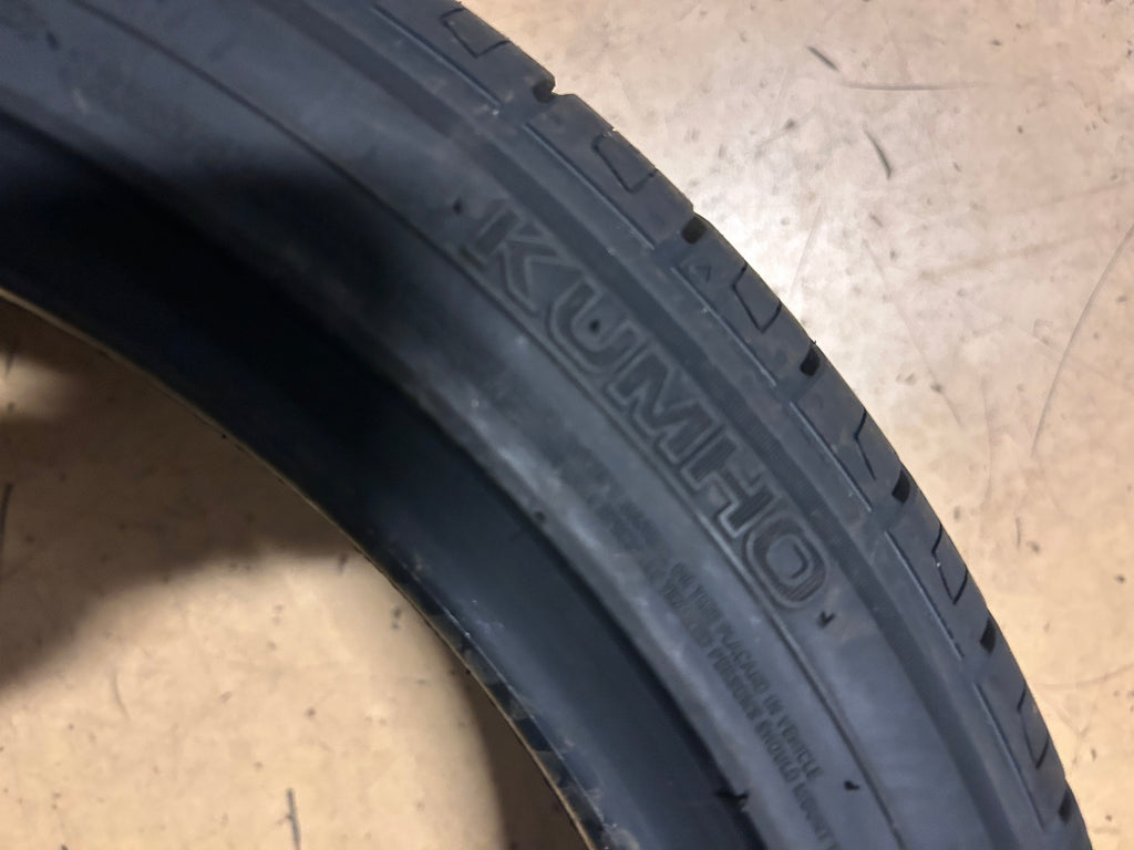 KUMHO CRUGEN HP27 BSW P 235 40 18 95V  ALL SEASON TIRE 2391503