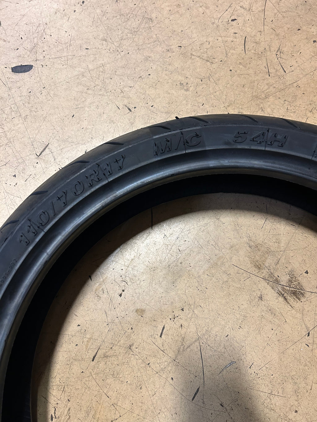 KENDA KM1 ST ROAD BSW 110 70 17 54H FRONT MOTORCYCLE TIRE 0400106