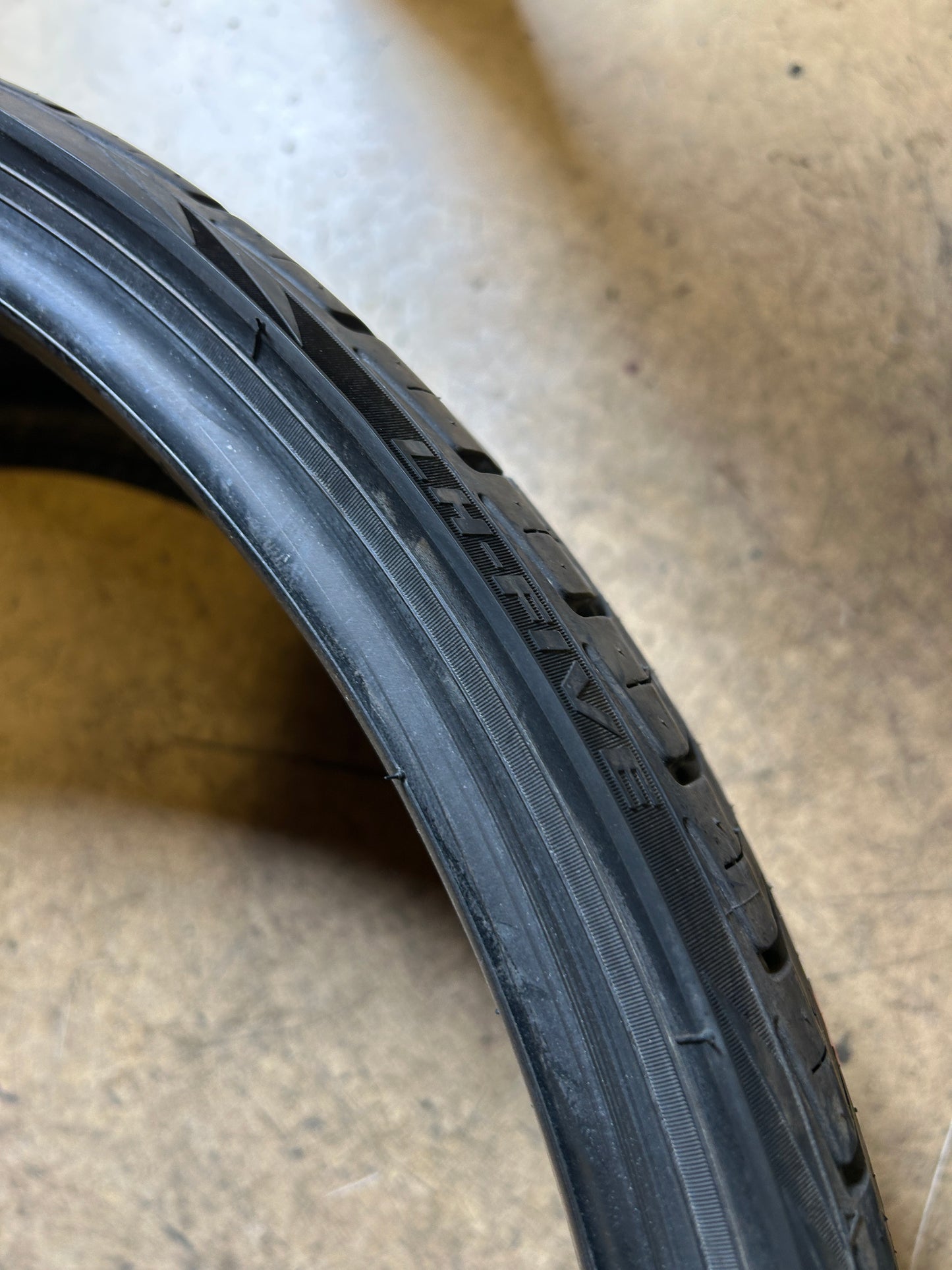 4 LIONHART LH-FIVE BSW P 255 25 24 95W XL UHP TIRE LHST52425020
