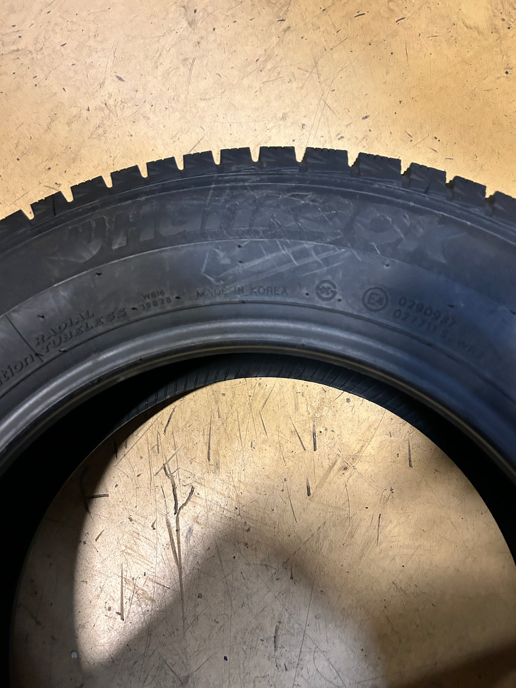 NOS HANKOOK WINTER ICEPT IZ2 BSW P 175 70 14 84T WINTER TIRE 1020326