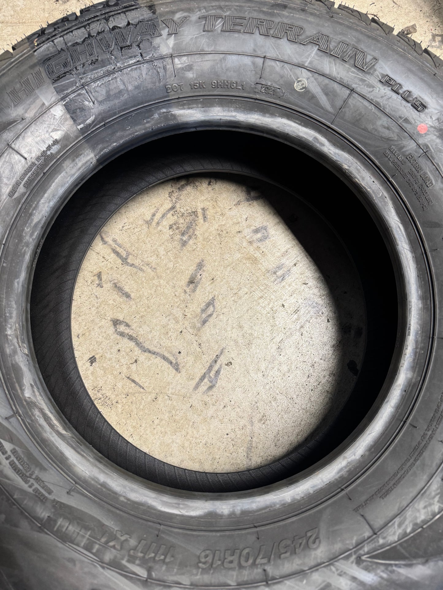 NOS CORSA HIGHWAY TERRAIN PLUS BSW P 245 70 16 111T XL  TIRE COMSID0004
