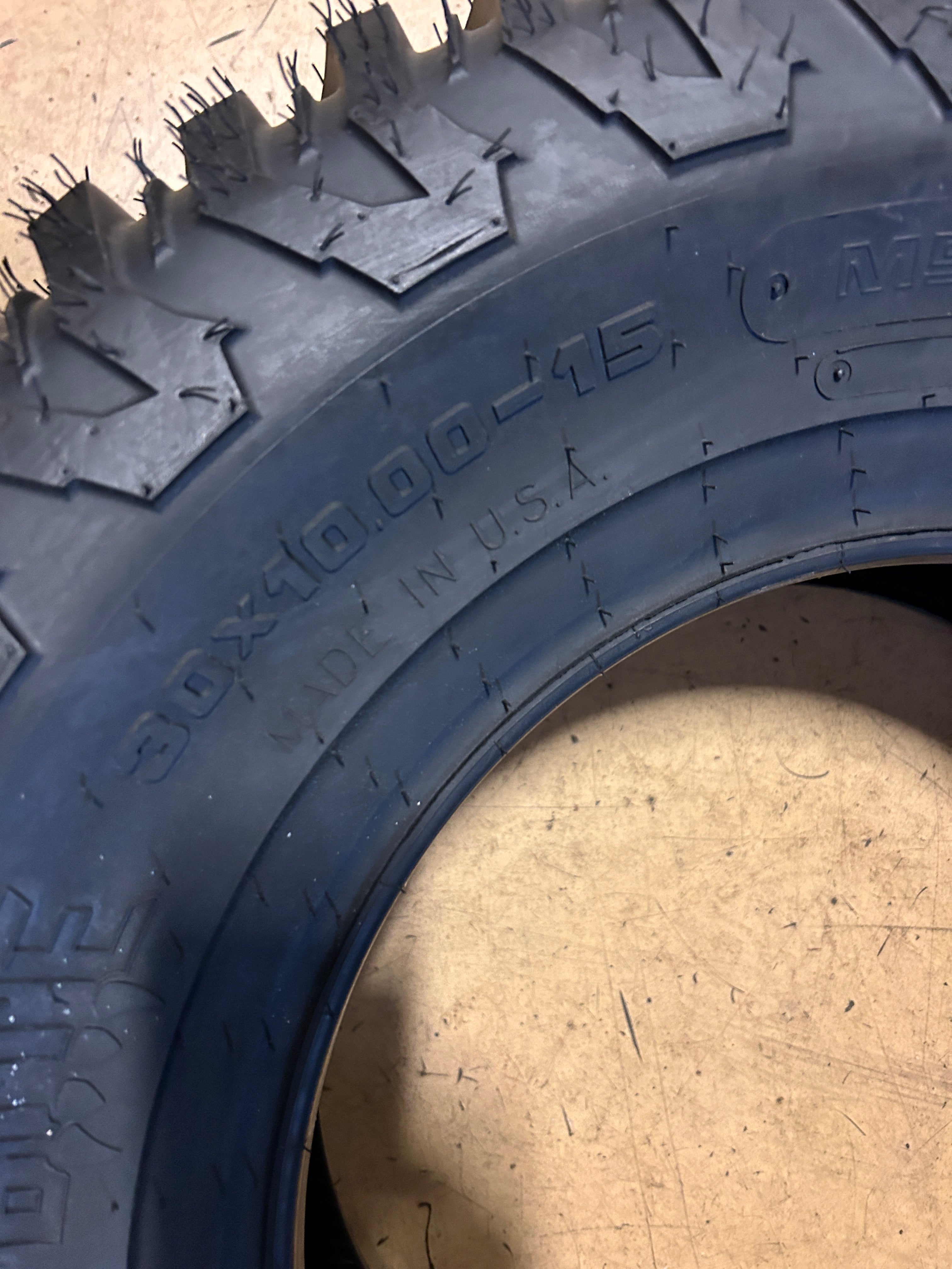 93 1/4" HOOSIER M550 RWL 30 10 15 RACING TIRE 16510M550