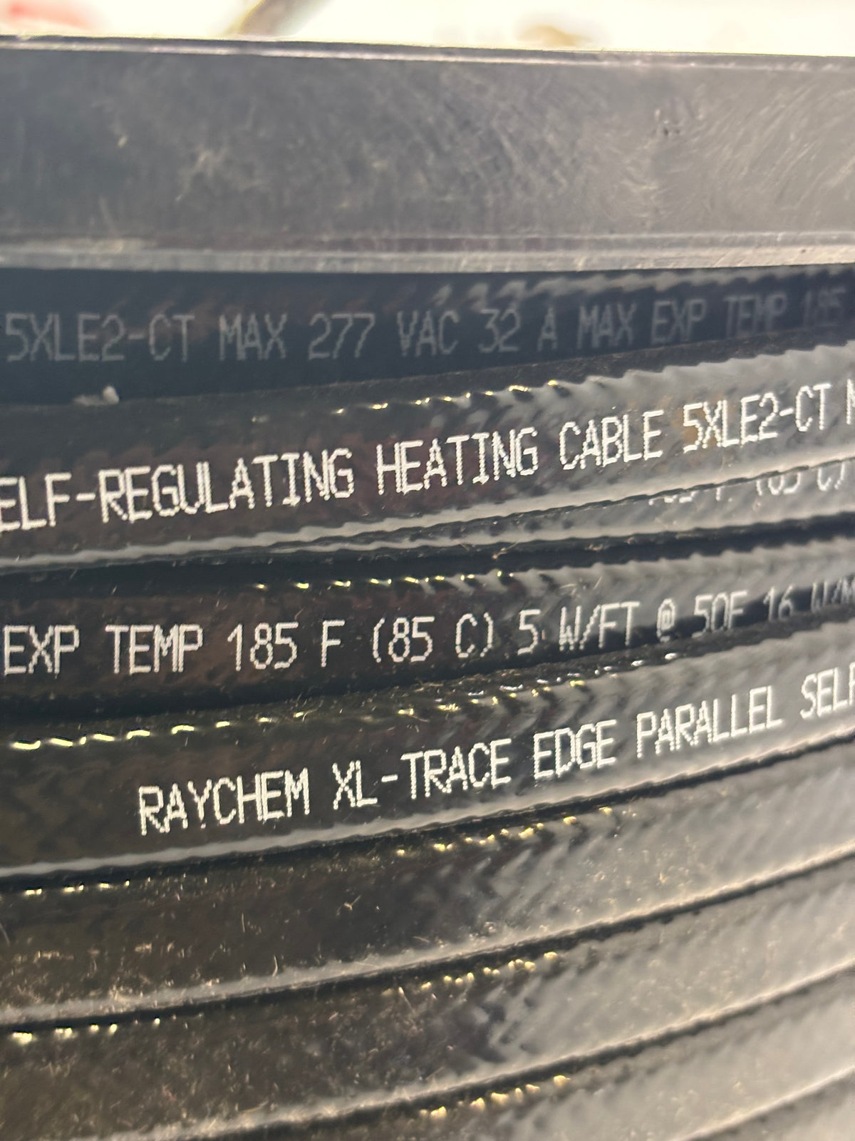 NVENT RAYCHEM HEATING CABLE, SELF-REG, 208 – 277 V 1000 FT DAMAGED REEL