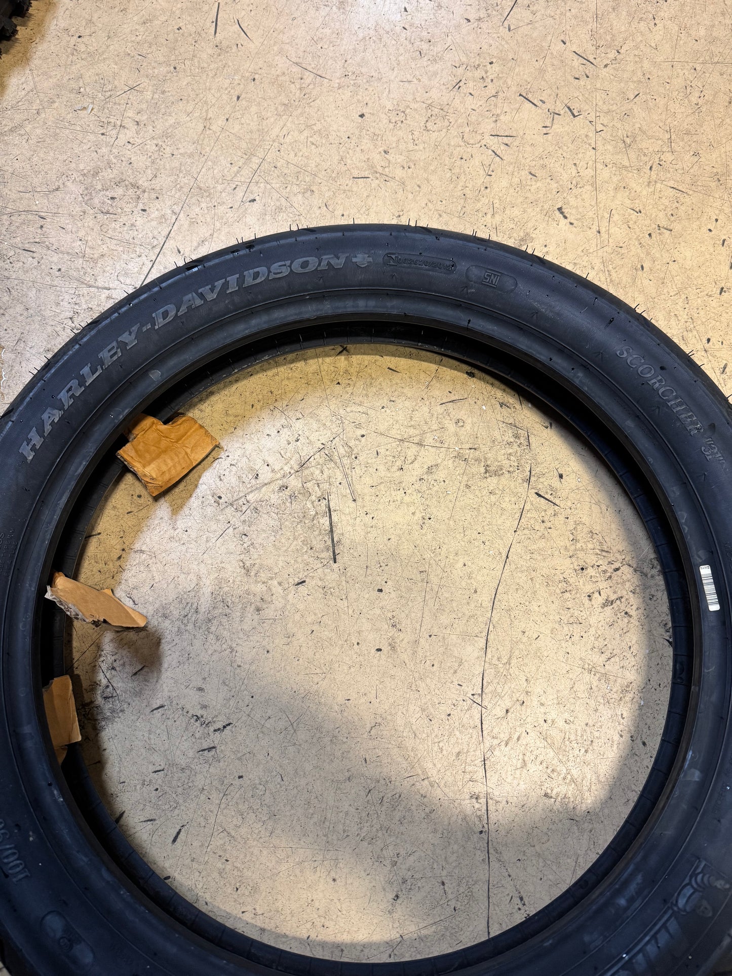 MICHELIN SCORCHER 31 BSW 100 90 19 57H FRONT MOTORCYCLE TIRE 16136