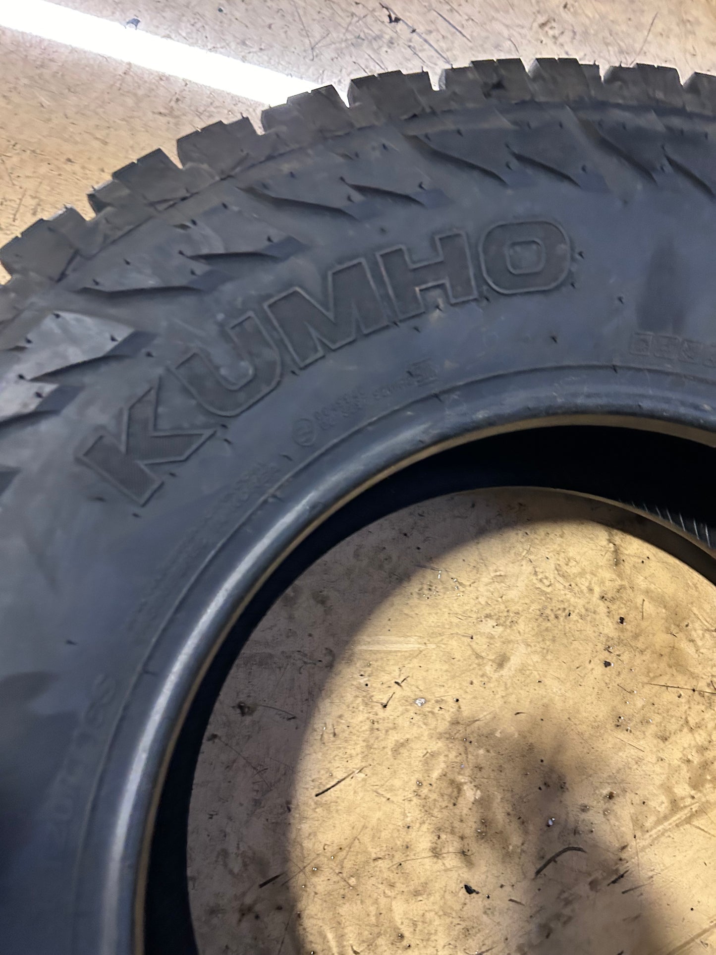 KUMHO ROAD VENTURE AT52 LT 245 75 16 120/116S 10PLY ALL TERRAIN TIRE 2283793