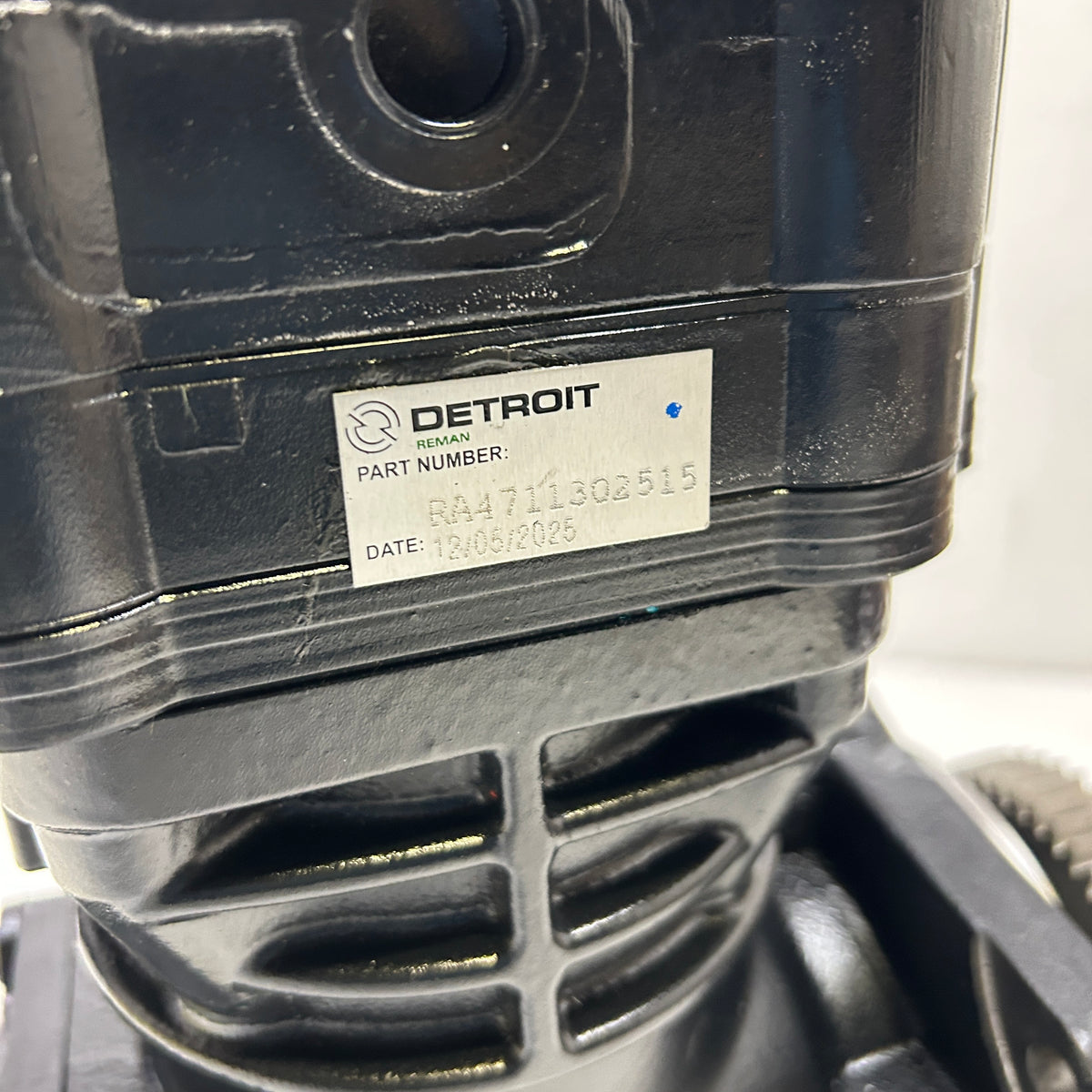 DETROIT DD15 ENGINE AIR COMPRESSOR REFURBISHED DOES NOT INCLUDE GASKETS  RA4711302515