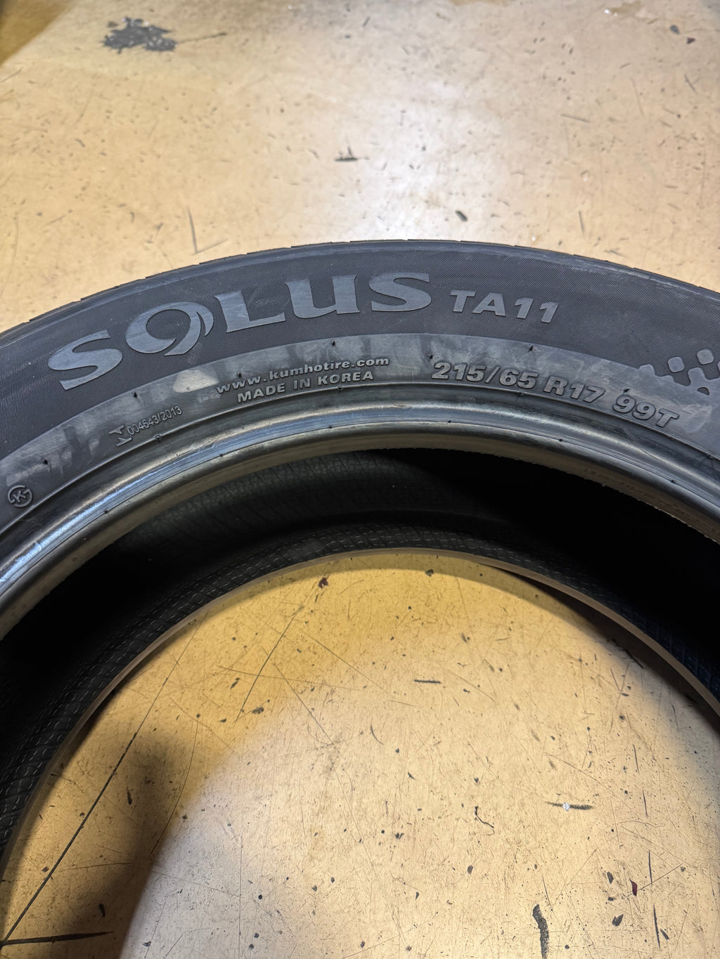 KUMHO SOLUS TA11 BSW P 215 65 17 99T ALLL SEASON TIRE 2182943