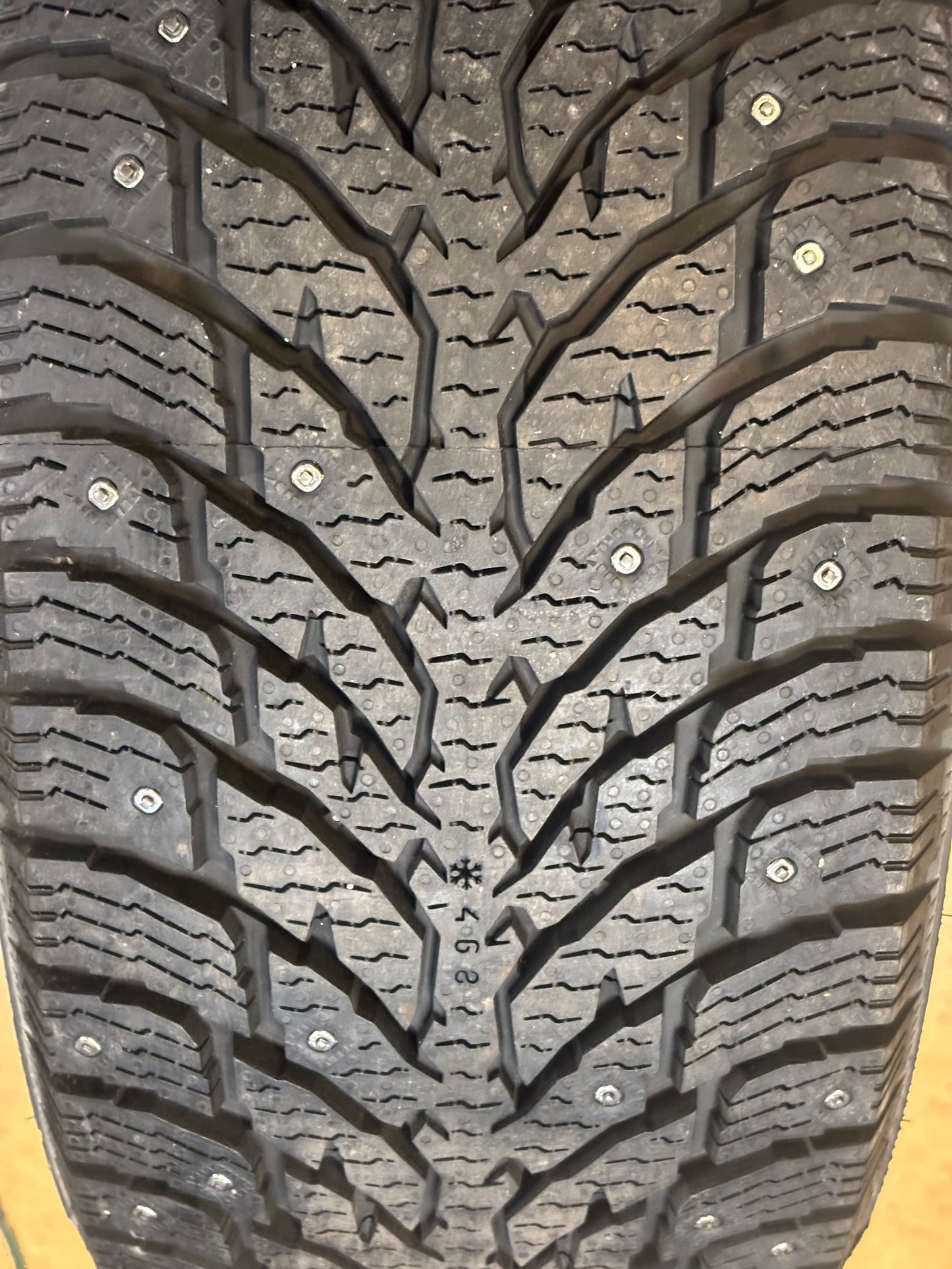 NOKIAN HAKKAPELIITTA C4 P 235 65 16C 121/119R 10PLY SNOW STUDDED TIRE TS32797