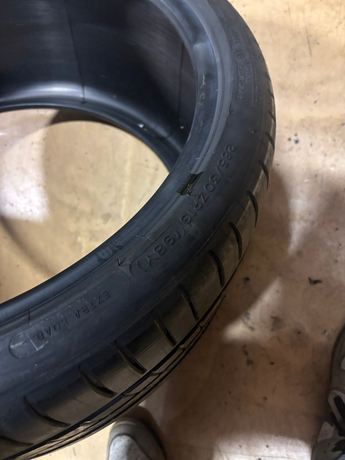 Michelin Pilot Super Sport (MO1) Mercedes P 285 30 19 98Y XL Tire SUMMER TIRE 07078