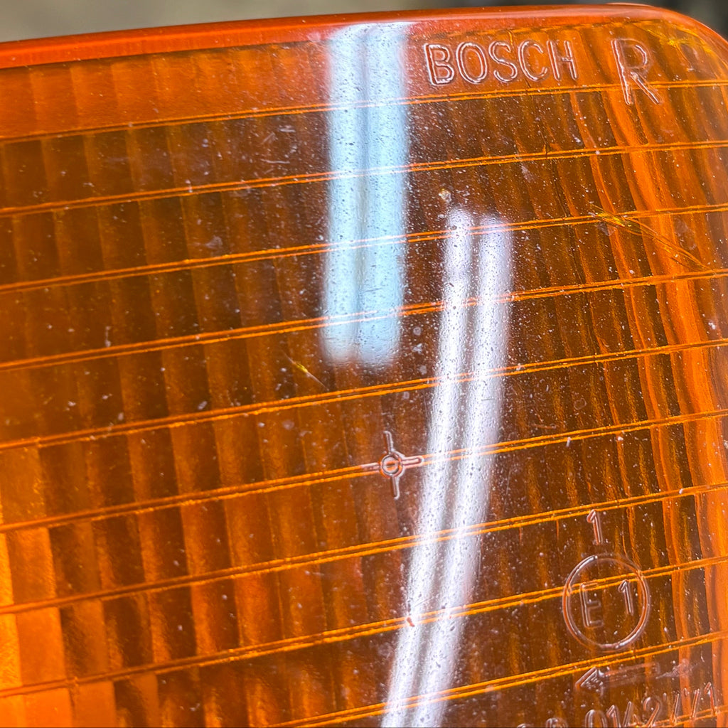 GENUINE PORSCHE BOSCHE 911 964 INDICATOR AMBER LIGHT RIGHT 96463140600
