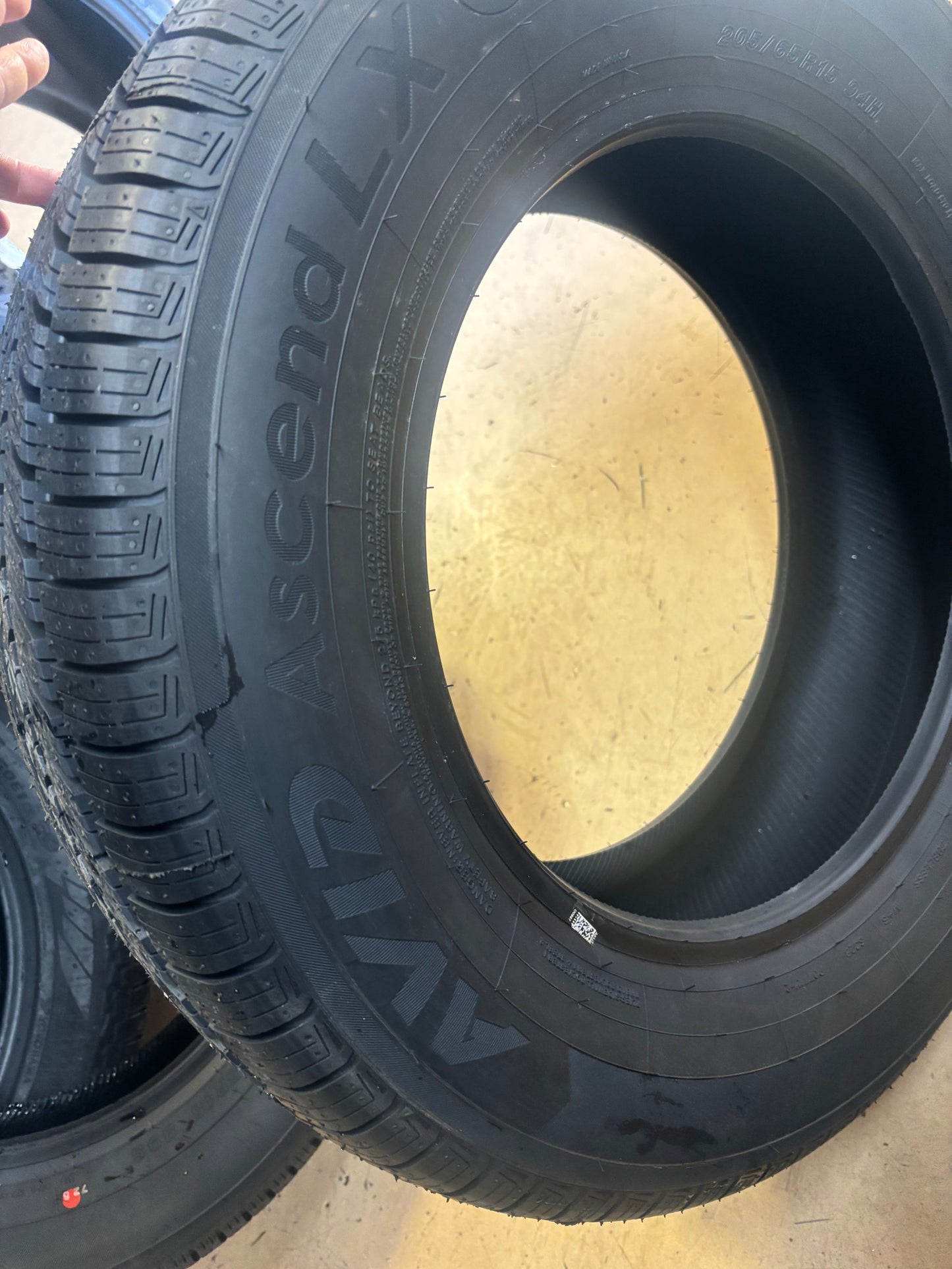 YOKOHAMA AVID ASCEND LX  BSW P 205 65 15 94H SL ALL SEASON TIRE 110132805