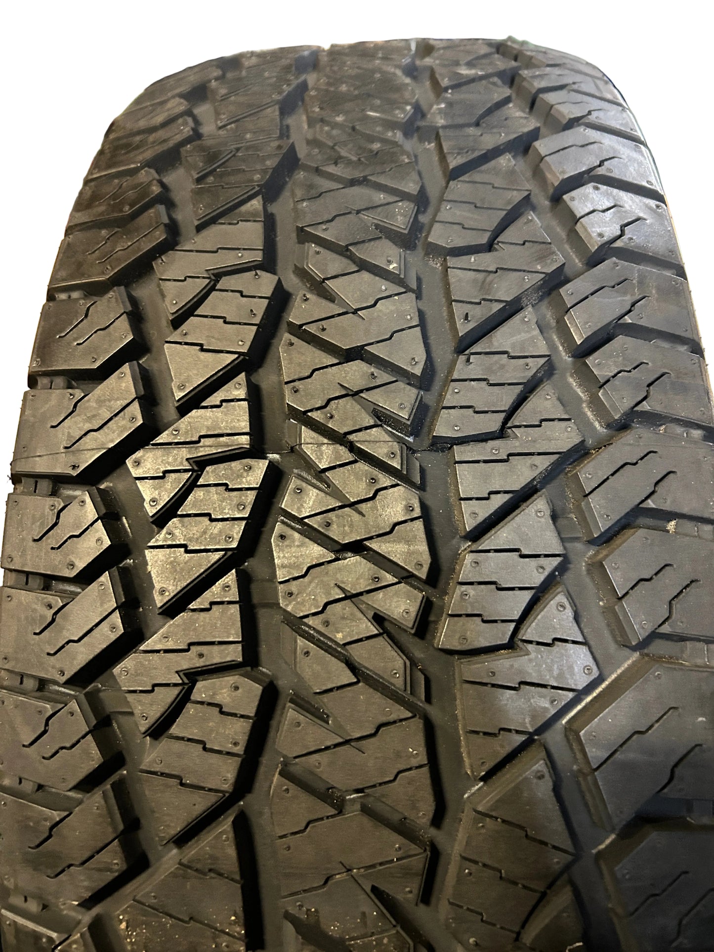 HANKOOK DYNAPRO AT2 OWL P 265 65 17 112T ALL TERRAIN TIRE 1023457