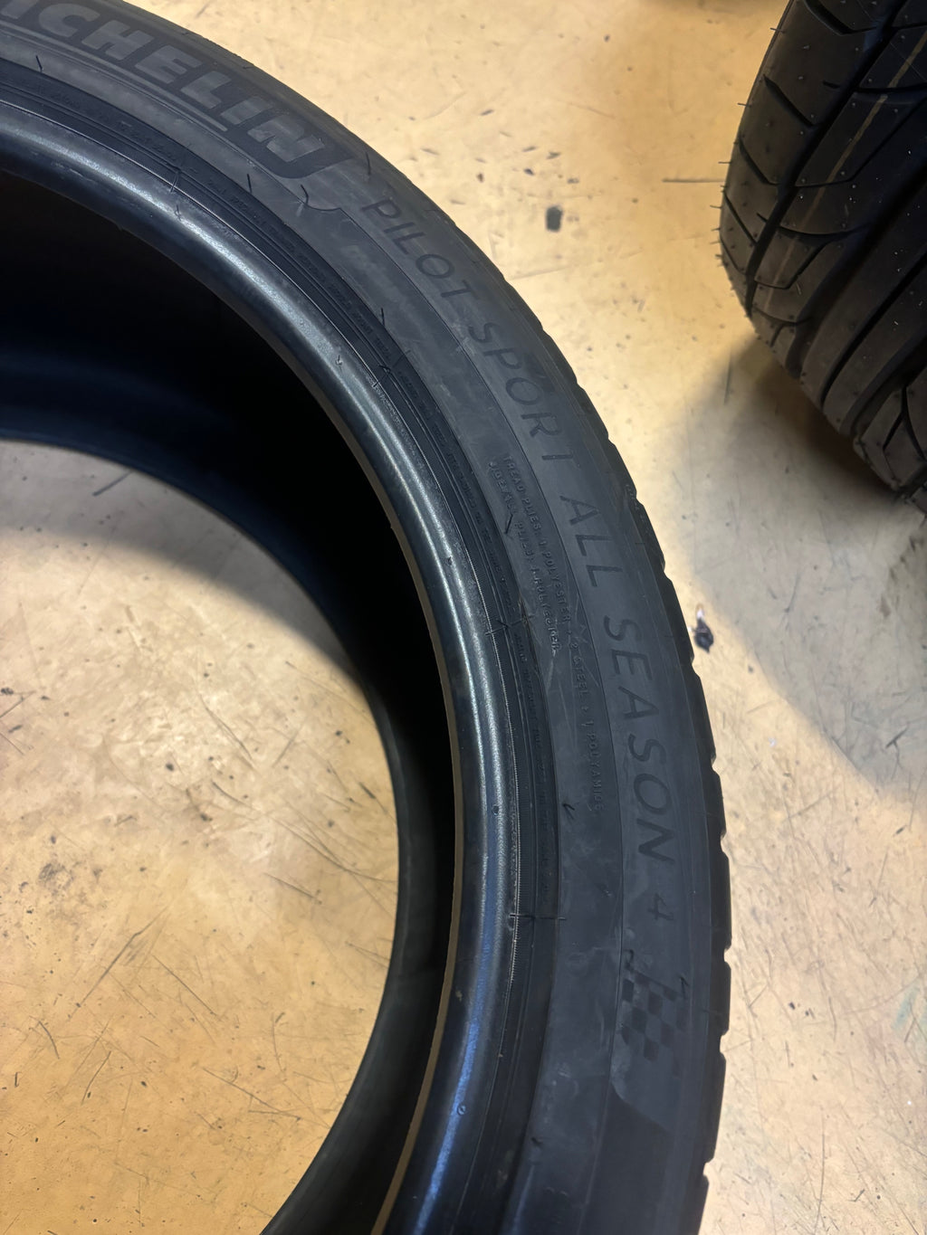 2 MICHELIN PILOT SPORT A/S 4 P 295 35 21 107Y XL UHP TIRES 37205