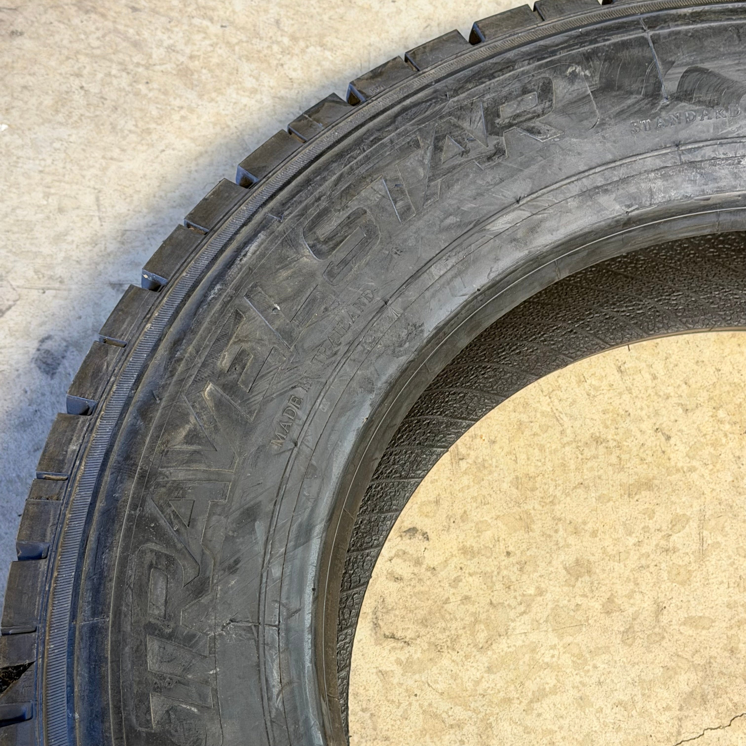 (FREIGHT) NOS TRAVELSTAR TD547 BSW  225 70 19.5 128/126M 14PLY LRG DRIVE TIRE LLTBR016