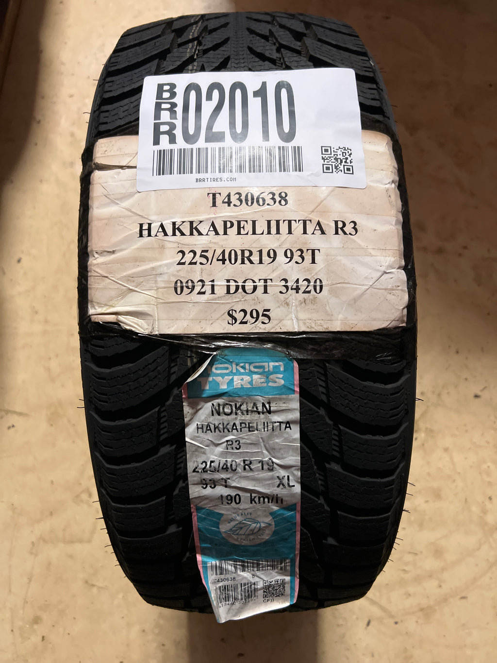 NEW NOKIAN HAKKAPELIITTA R3 STUDDLESS P 225 40 19 93T XL WINTER  TIRE T430638