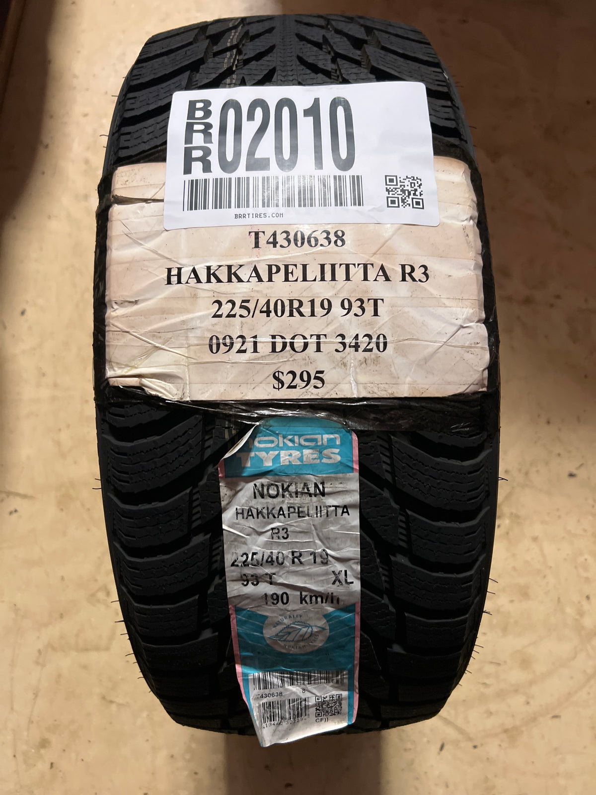 NEW NOKIAN HAKKAPELIITTA R3 STUDDLESS P 225 40 19 93T XL WINTER  TIRE T430638