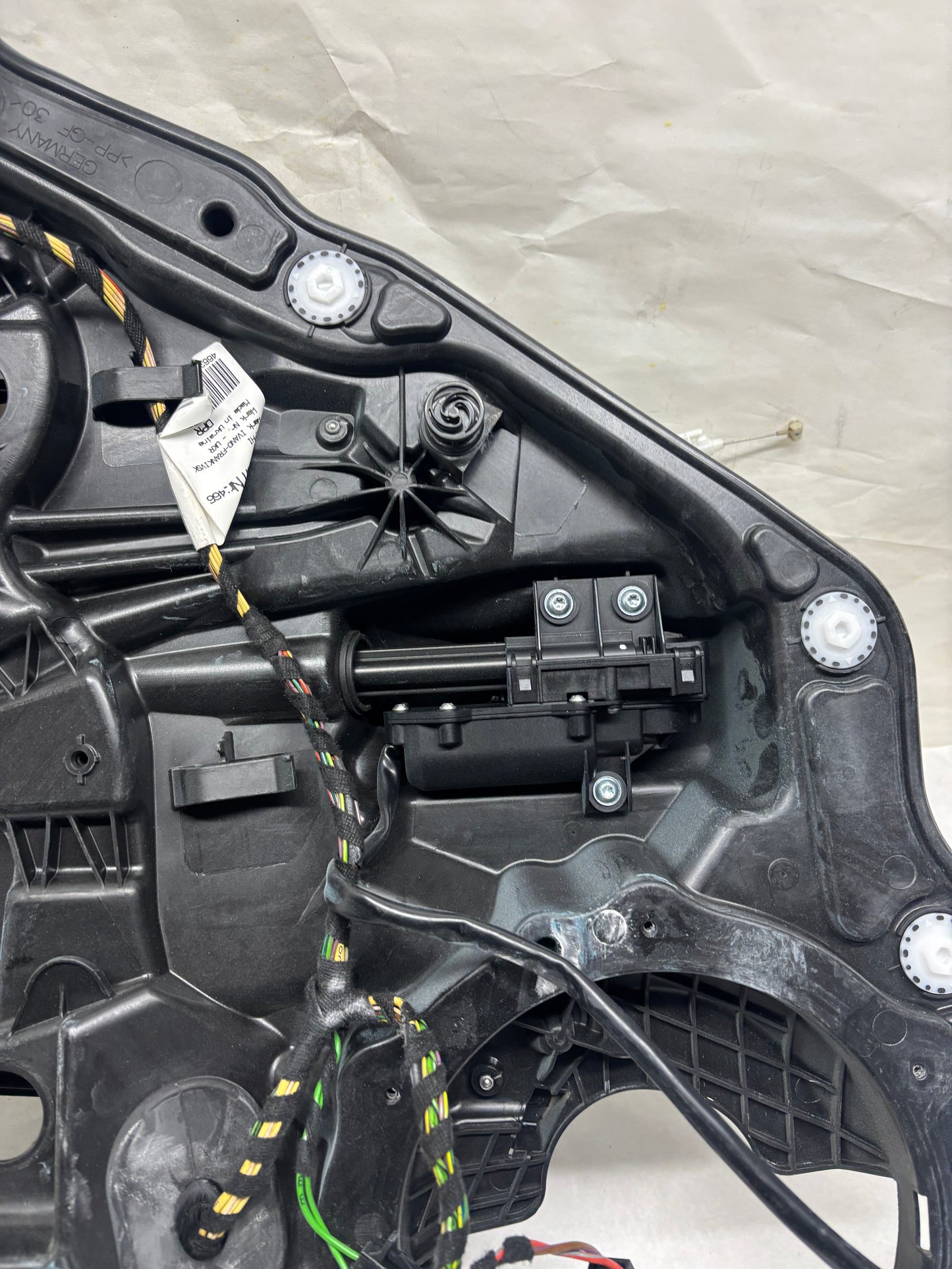 11-17 PORSCHE CAYENNE 958 REAR RS DOOR WINDOW REGULATOR PLATE W/ DOOR HANDLE 7P5 839 756 B