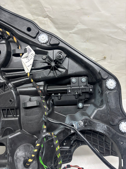11-17 PORSCHE CAYENNE 958 REAR RS DOOR WINDOW REGULATOR PLATE W/ DOOR HANDLE 7P5 839 756 B