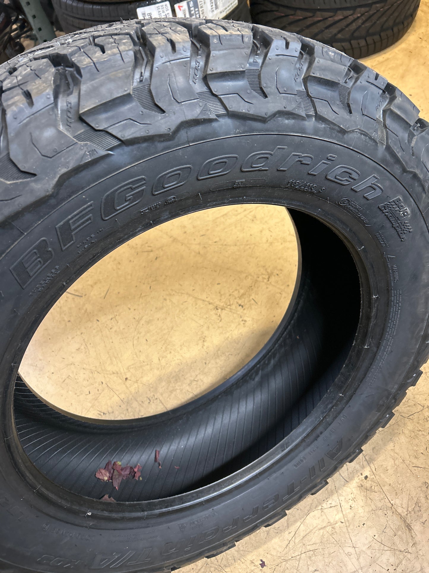 2 BFGOODRICH ALL TERRAIN T/A KO3 BSW F LT 275 60 20 119/116S 8PLY FRONT TIRE 19422