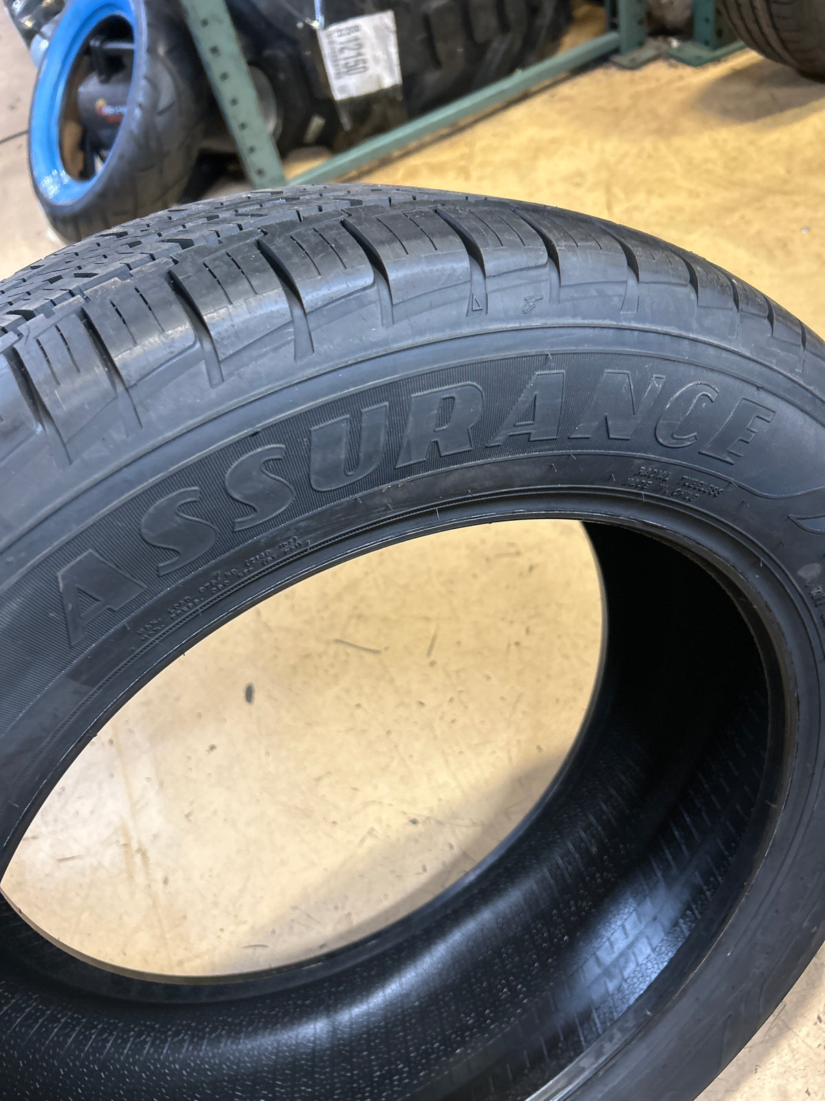 GOODYEAR ASSURANCE MAXLIFE BSW P 255 55 20 107H ALL SEASON TIRE 110929545