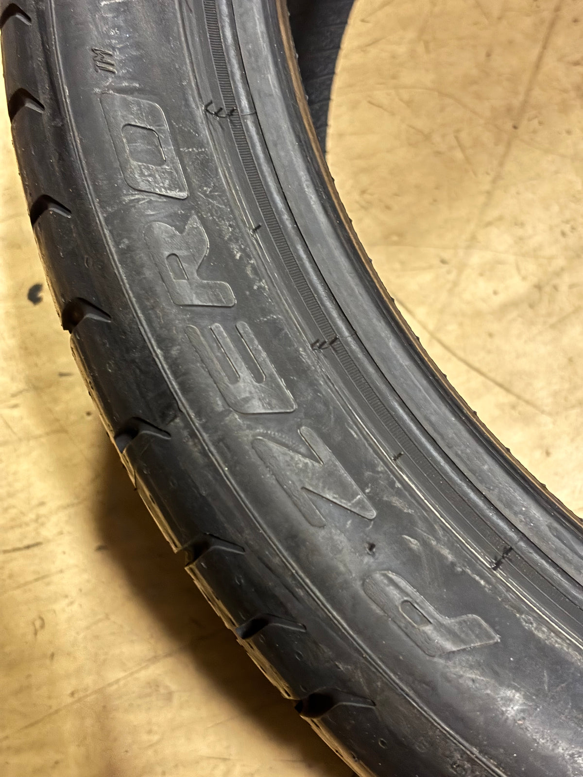 PIRELLI P ZERO (MO) MERCEDES P 275 35 20 102Y XL UHP TIRE 2563400