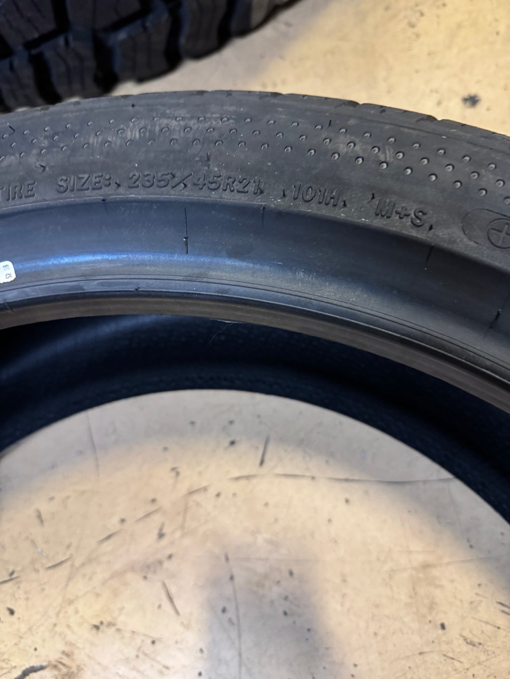 GOODYEAR ASSURANCE RANGEMAX BSW P 235 45 21 101H WINTER TIRE 105001001