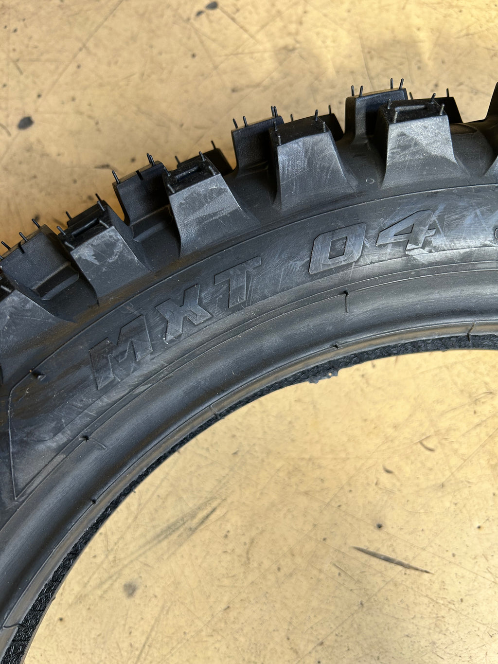 PROTAPER MXT 04 BSW  90 100 14 49M REAR TIRE 023324