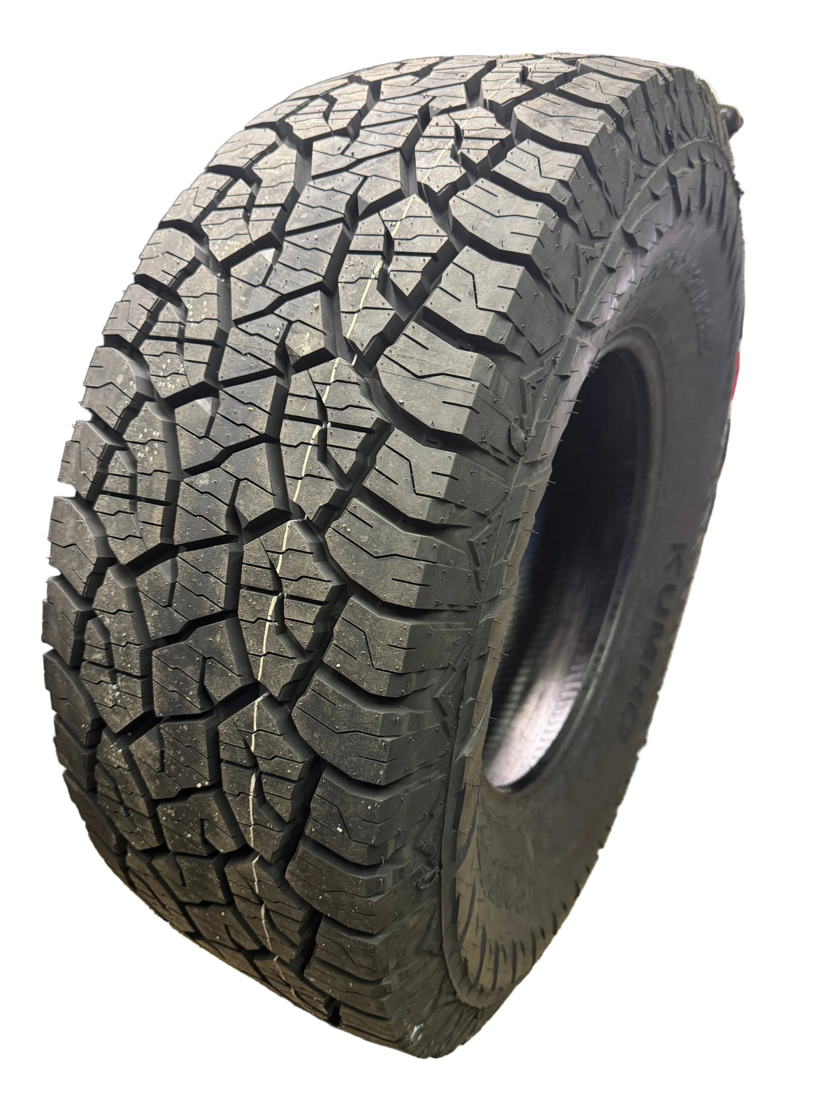 KUMHO ROAD VENTURE AT52 BSW LT 315 70 17 121/118S 10PLY ALL TERRAIN TIRE 2290013