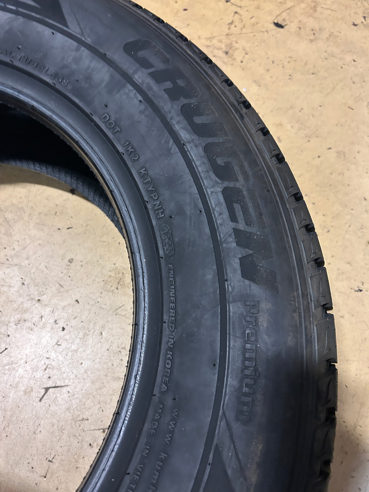 KUMHO CRUGEN PREMIUM BSW P 255 65 18 109T SL ALL SEASON TIRE 2176643