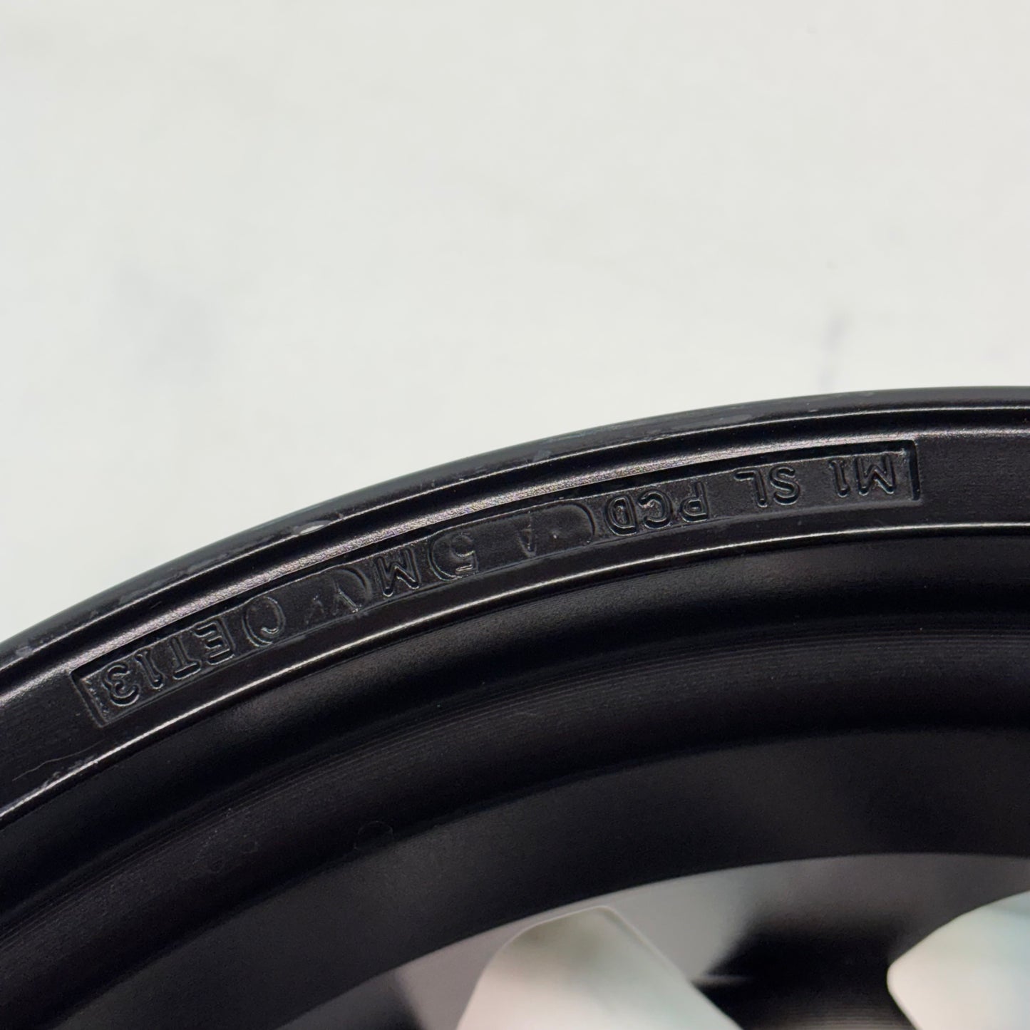 FUEL UTV ALUMINUM RIM D778 RUNNER UTV 18X7 5X156 ET13 GLOSS BLACK MILLED CANDY BLUE FINISH