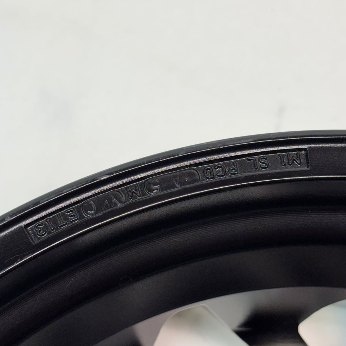 FUEL UTV ALUMINUM RIM D778 RUNNER UTV 18X7 5X156 ET13 GLOSS BLACK MILLED CANDY BLUE FINISH