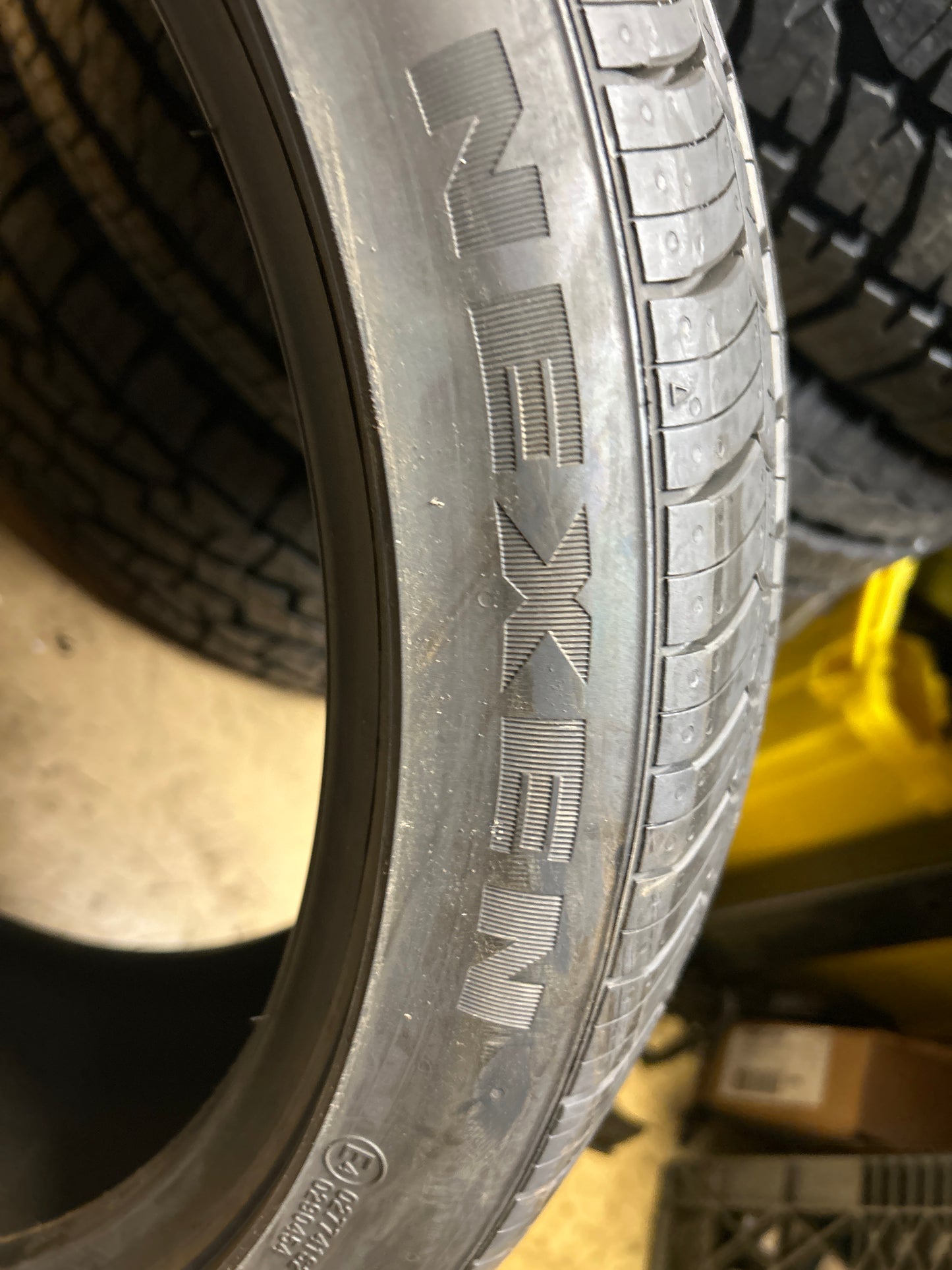 2 NEXEN NPRIZ AH8 BW P 225 40 18 88W ALL SEASON TIRE 14708NXXK