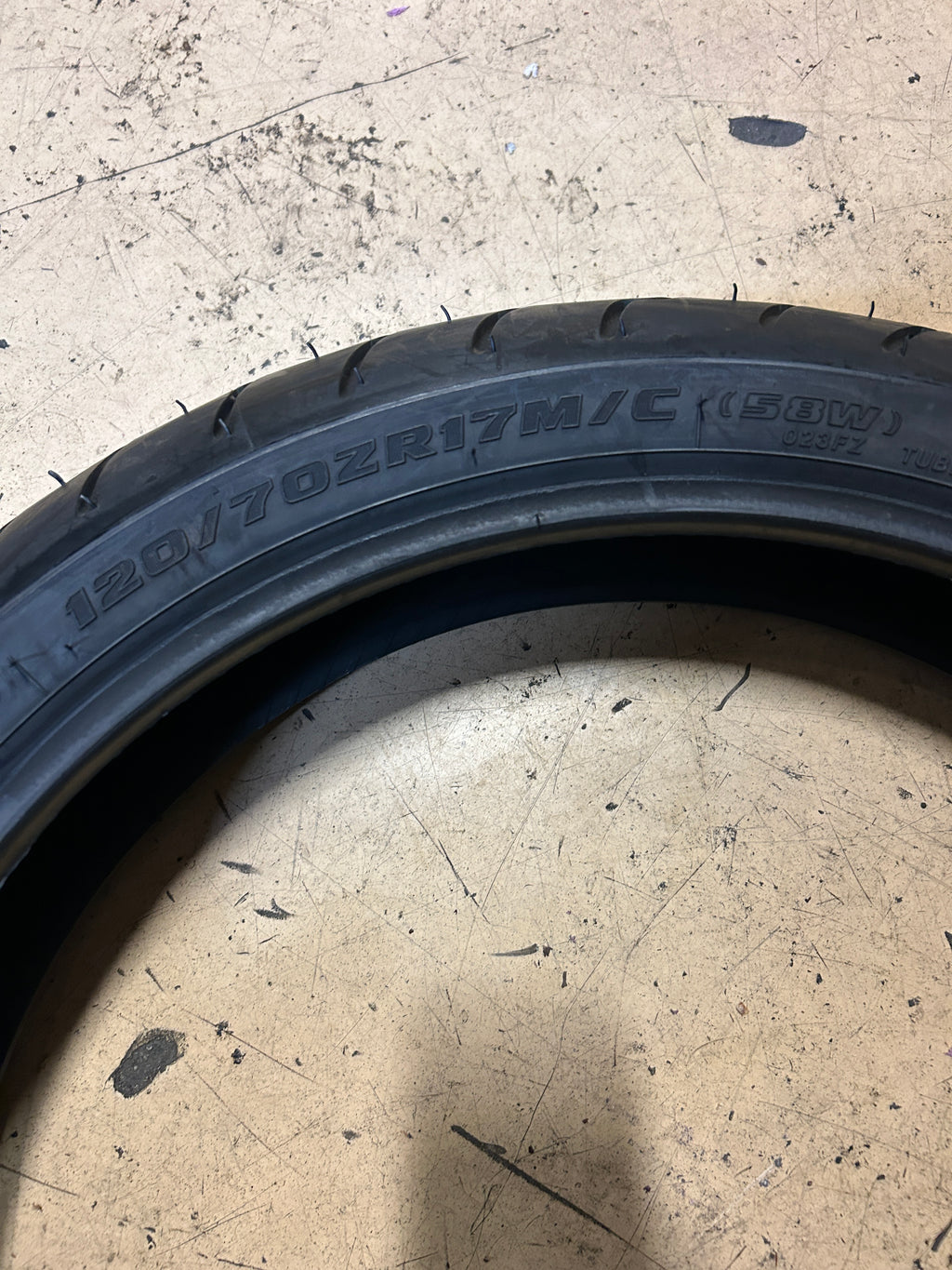 BRIDGESTONE BATTLAX BT023 BSW 120 70 17 58M FRONT MOTORCYCLE TIRE 1279