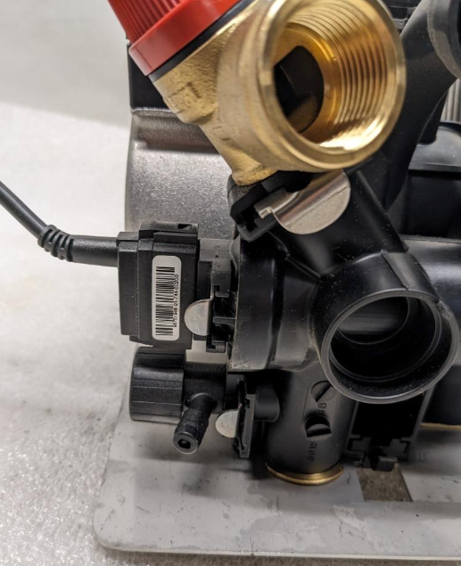 NTI 84744 GRUNDFOS COMBI BLOCK IWC MISSING VALVE DAMAGED SAFETY CLIP