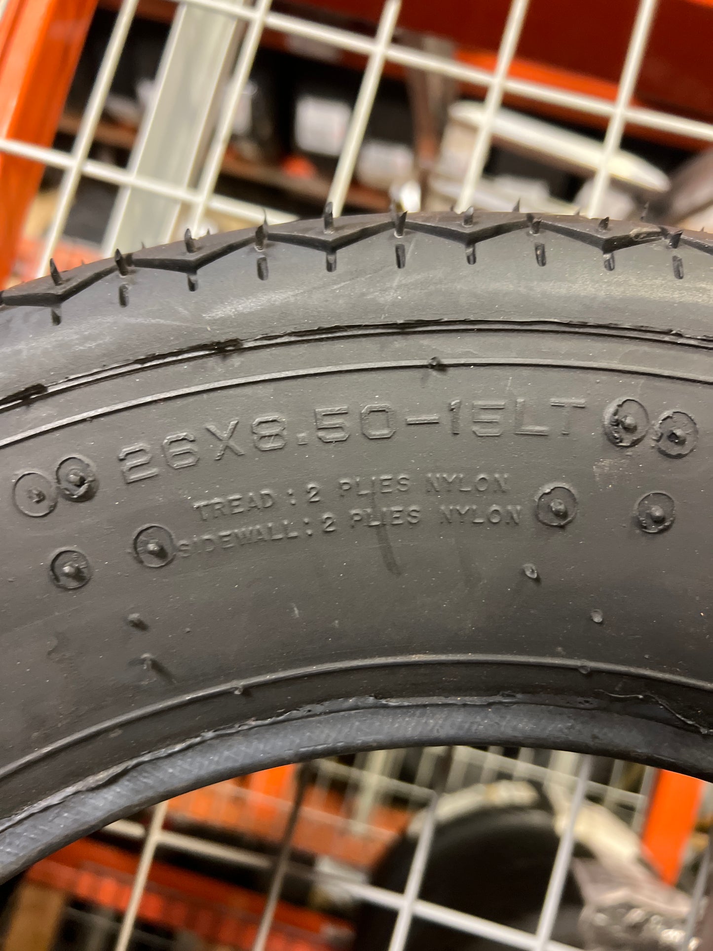 MICKEY THOMPSON SPORTSMAN FRONT TIRE P 26 8.5 15 LT LRB 2PLY 90000000596